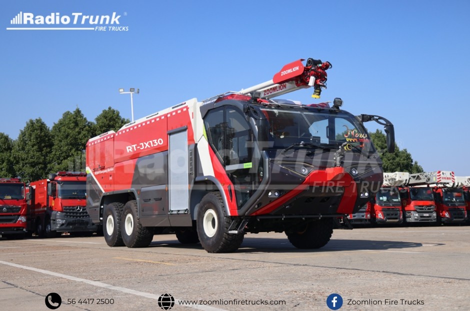 Miniatura RT-JX130 Vista frontal 3/4 — brazo perforador plegado